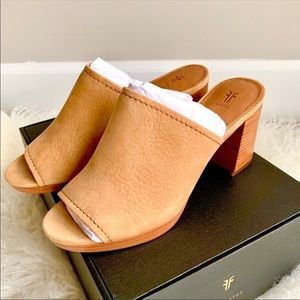 *NEW* Frye Tan Suede Block Mule Heel